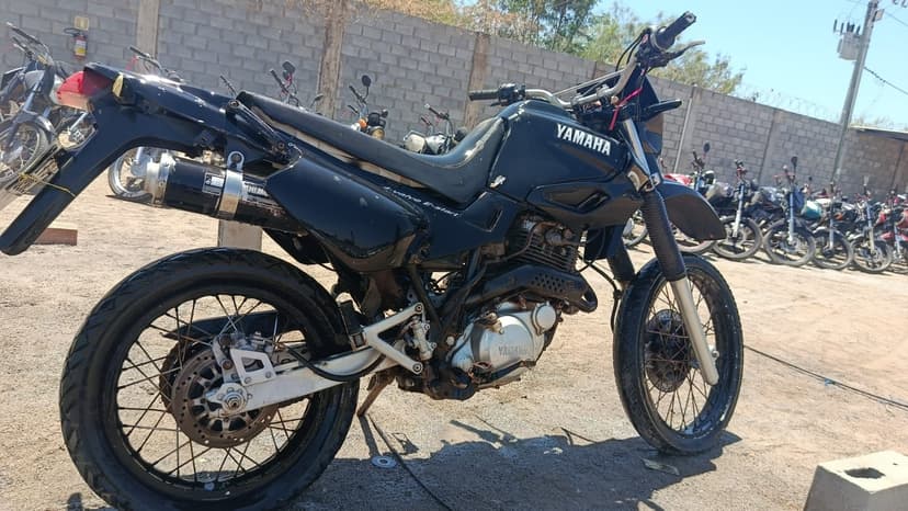 SUCATA APROVEITAVEL YAMAHA / XT 600 E - 2000/2000