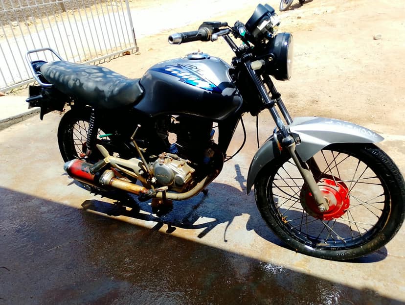 SUCATA APROVEITAVEL COM MOTOR INSERVIVEL HONDA / CG 125 TITAN KS - 1999/2000