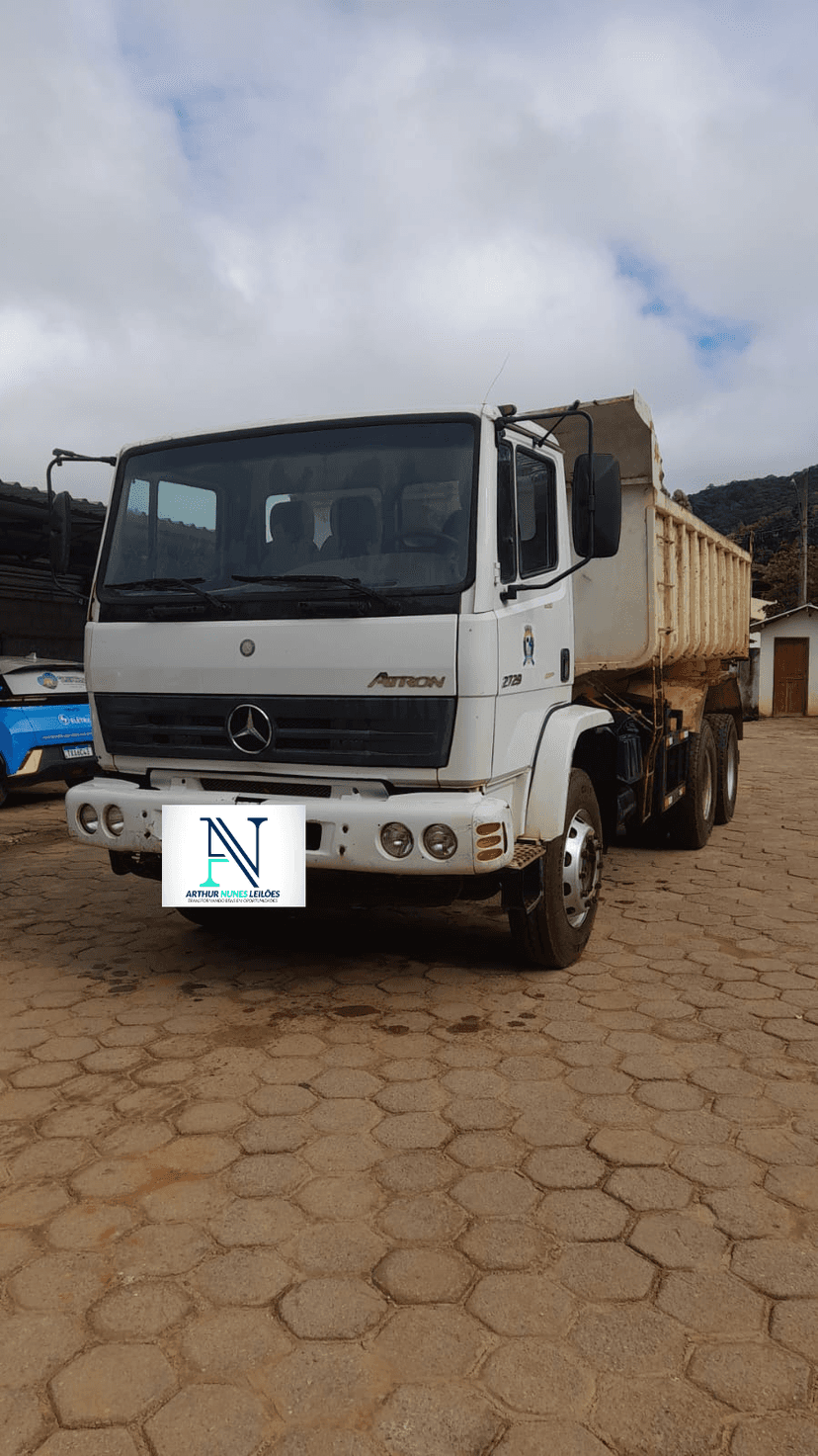 CAMINHÃO TIPO CAÇAMBA MERCEDES BENZ/ ATRON 2729 K 6X4, ANO 2014/2014